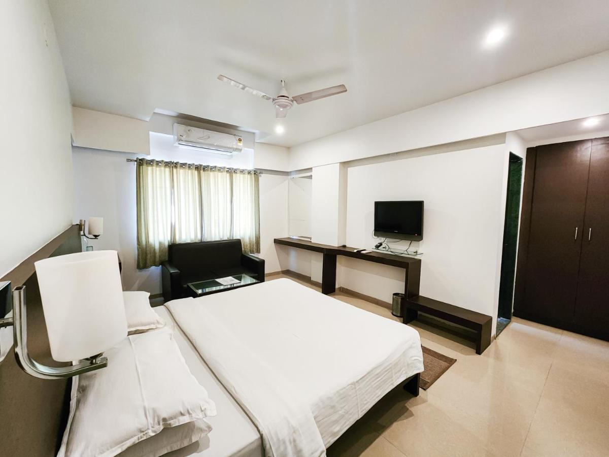 Hotel Rajwada Aurangabad Kültér fotó
