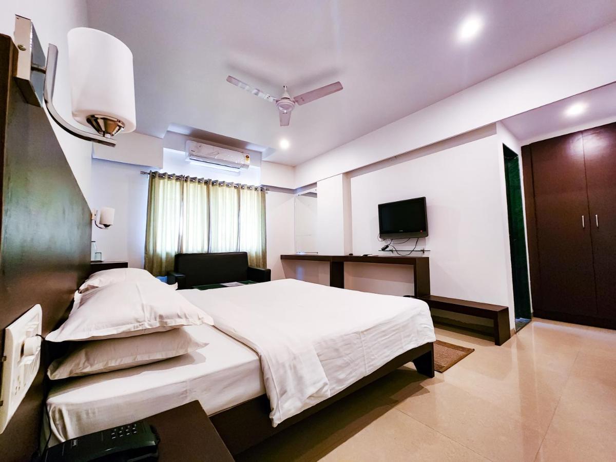 Hotel Rajwada Aurangabad Kültér fotó