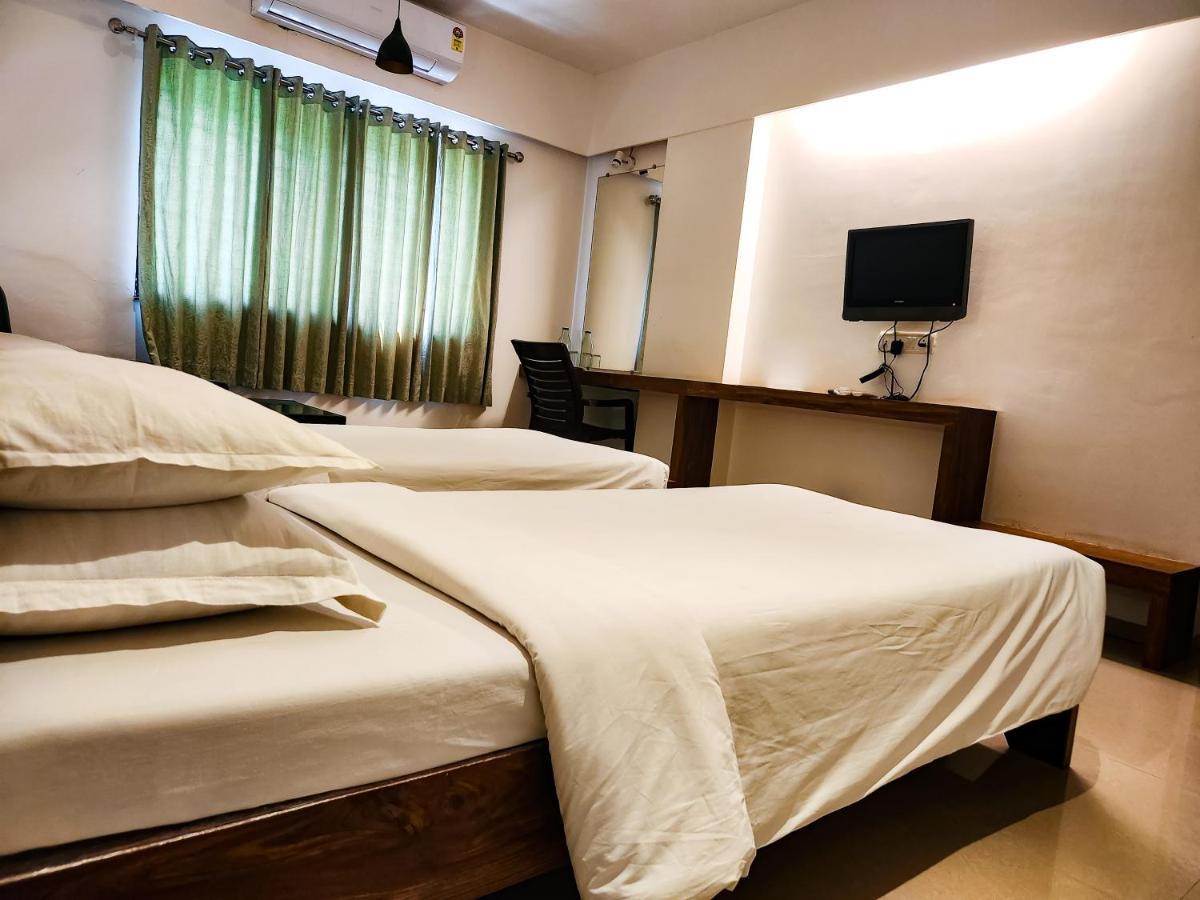 Hotel Rajwada Aurangabad Kültér fotó
